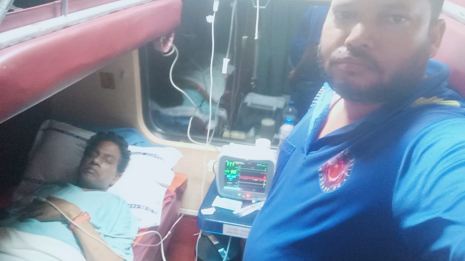 Lifesavers rail ambulance from delhi to mumbai (1)
