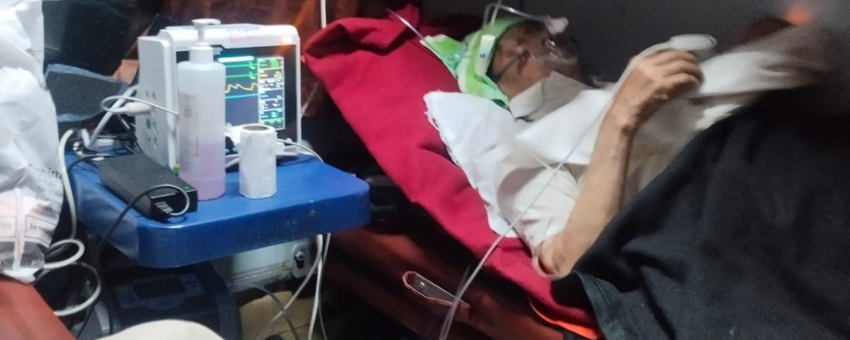 train ambulance delhi to siliguri